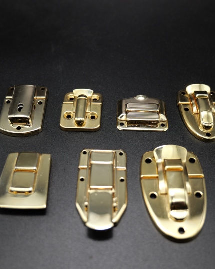 Luxury handbag clasps